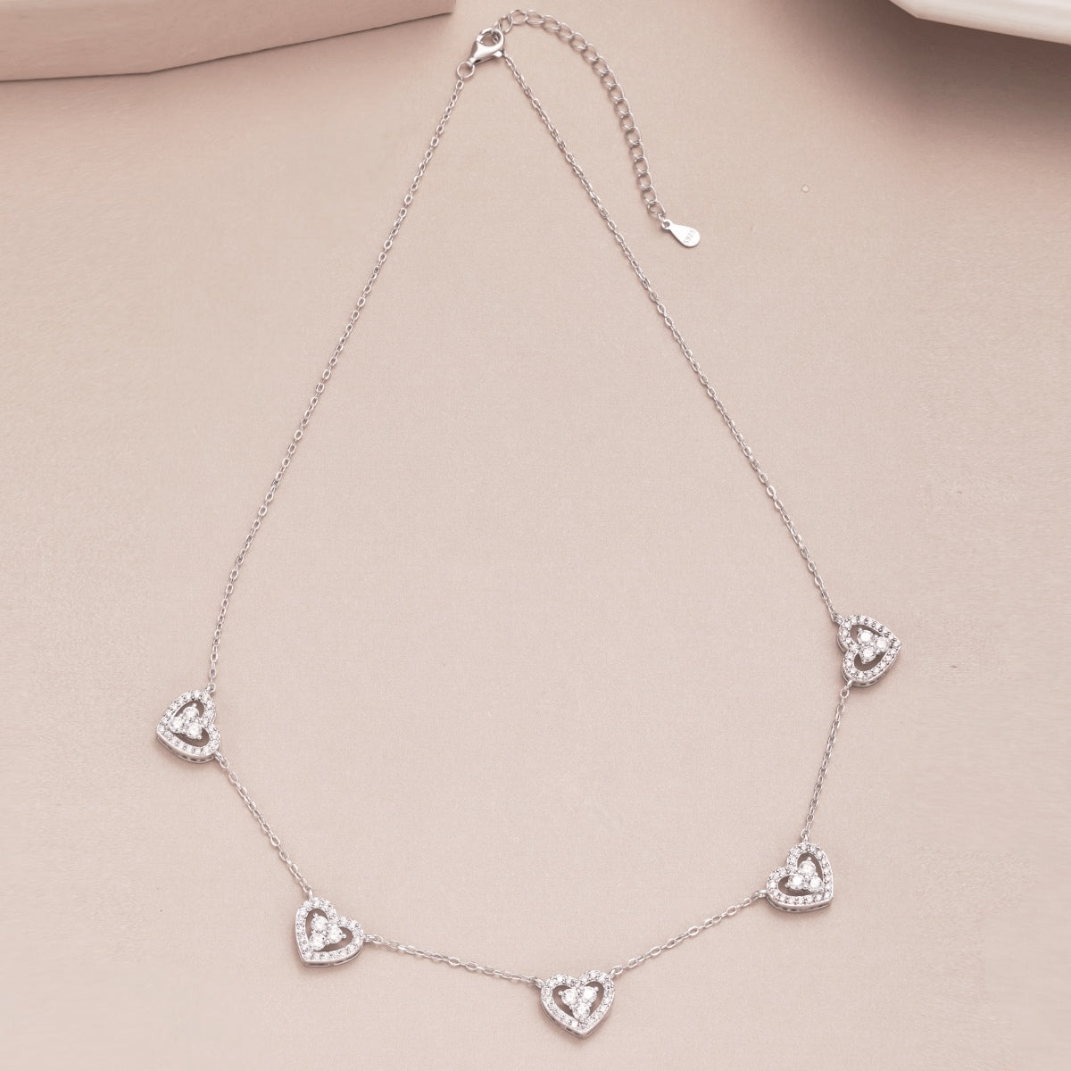 [LUXE]Sparkling Five Heart Necklace