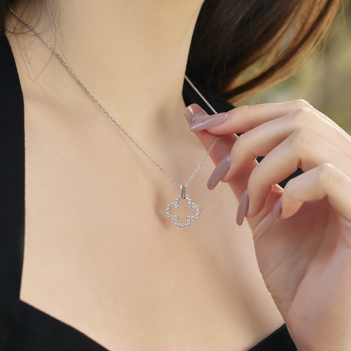 [LUXE]Four-Leaf Clover Hollow Design Exquisite Necklace