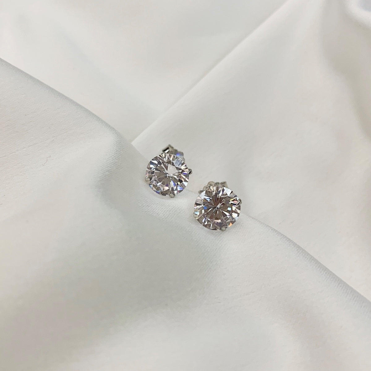 [LUXE]Stylish Shiny Round Center Stone Stud Earrings