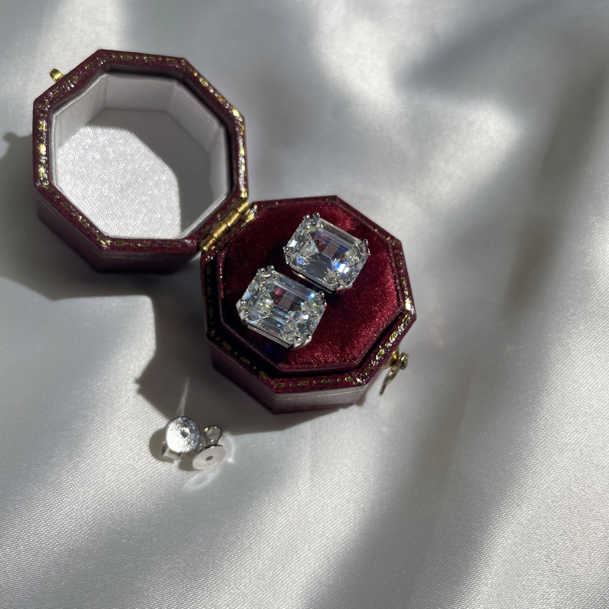 [LUXE]Dazzling Square Shape Earrings