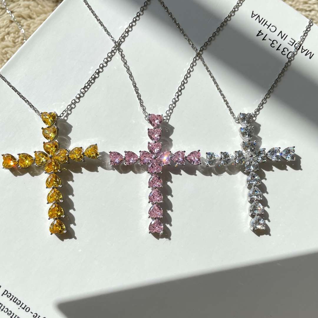 [LUXE]Radiant Cross Shape Necklace