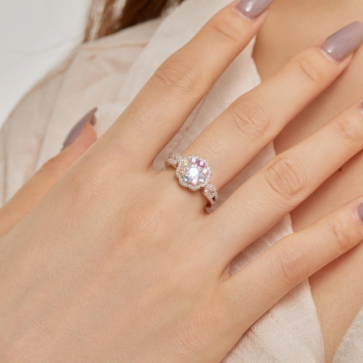 [LUXE]Delicate Colorful Round Cut Flower Shape Wedding Ring