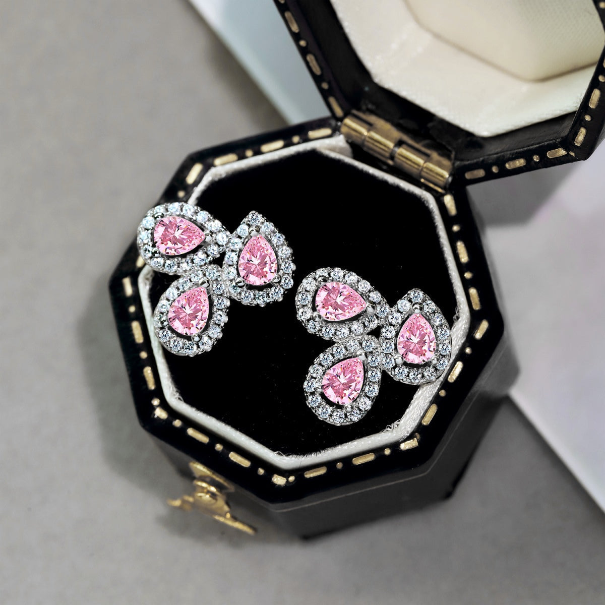 [LUXE]Ornate Flower Shape Pear Cut Lover Earrings