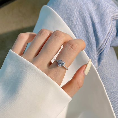 [LUXE]2.0 Carat Dazzling Lustrous Heart Cut Lover Ring