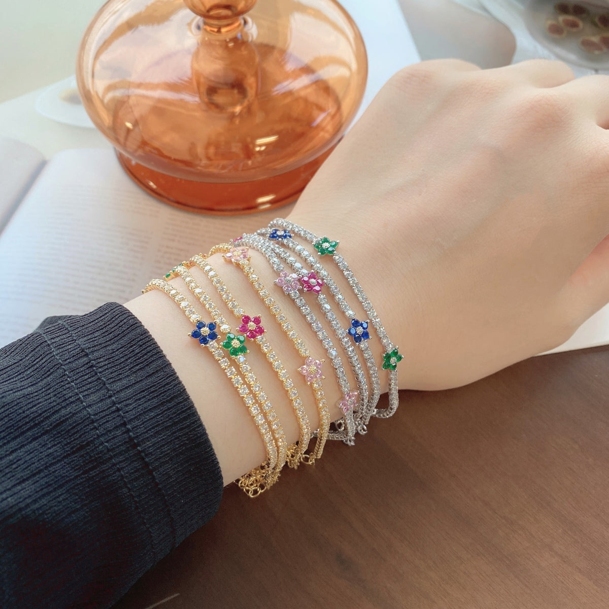 [LUXE]Sparkling Flower Shape Tennis Bracelet