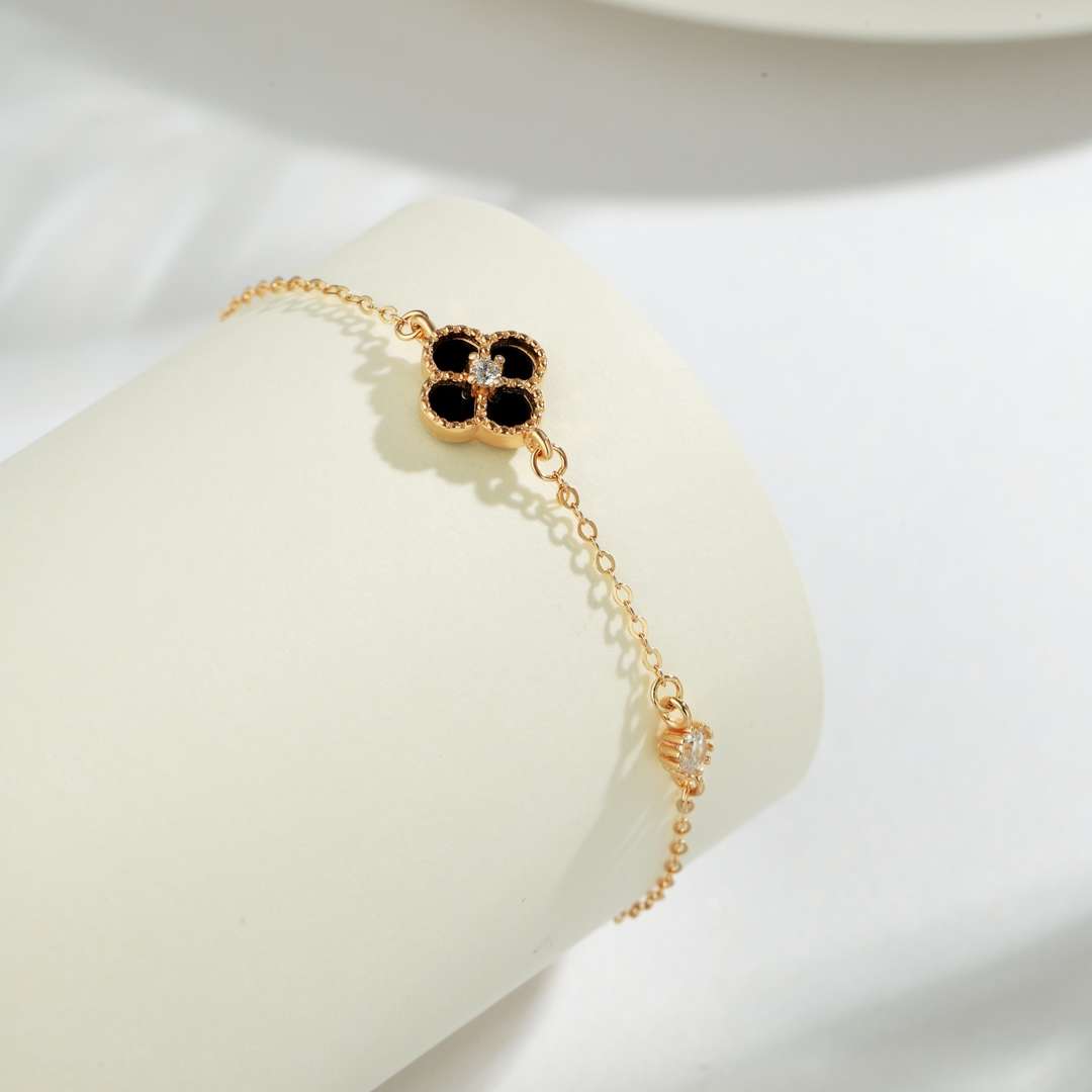 [LUXE]Delicate Four Leaf Clover Bracelet