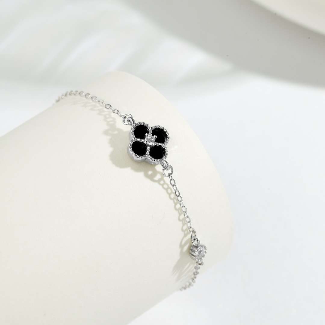 [LUXE]Delicate Four Leaf Clover Bracelet