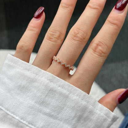 [LUXE]Delicate Enchanting Wave Shape Daily Ring