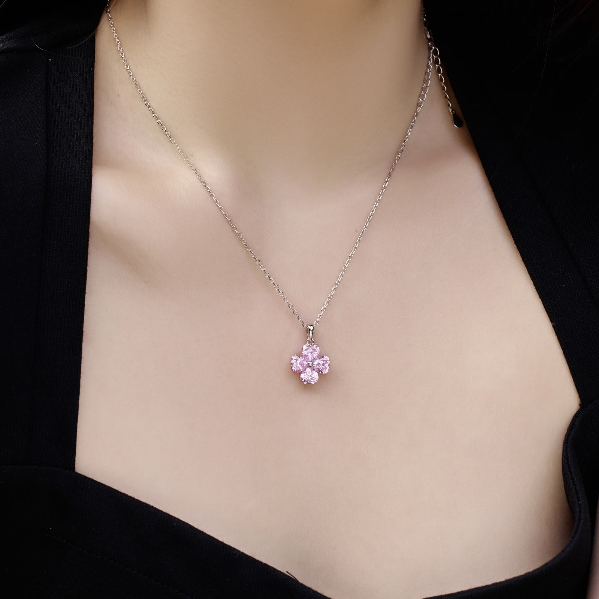 [LUXE]Heart-Shaped Four-Leaf Clover Bead Necklace