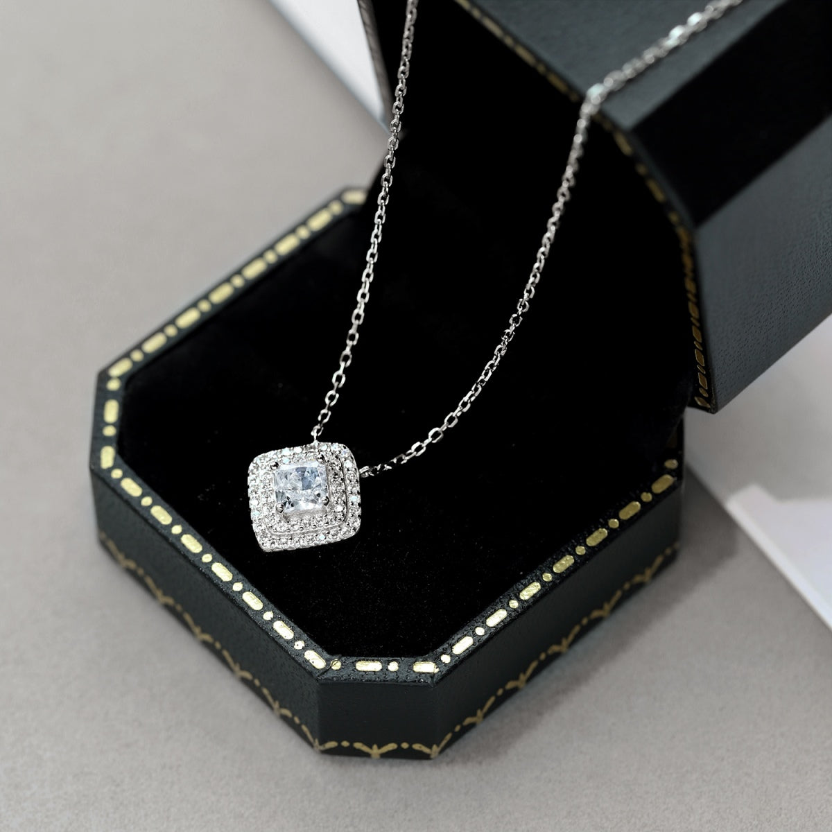 [LUXE]Sparkling Asscher Cut Necklace