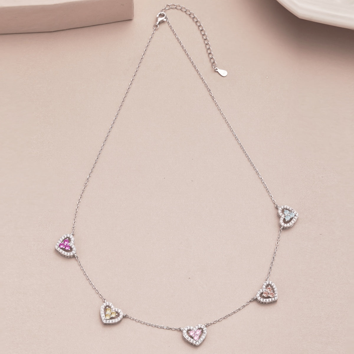 [LUXE]Sparkling Five Heart Necklace