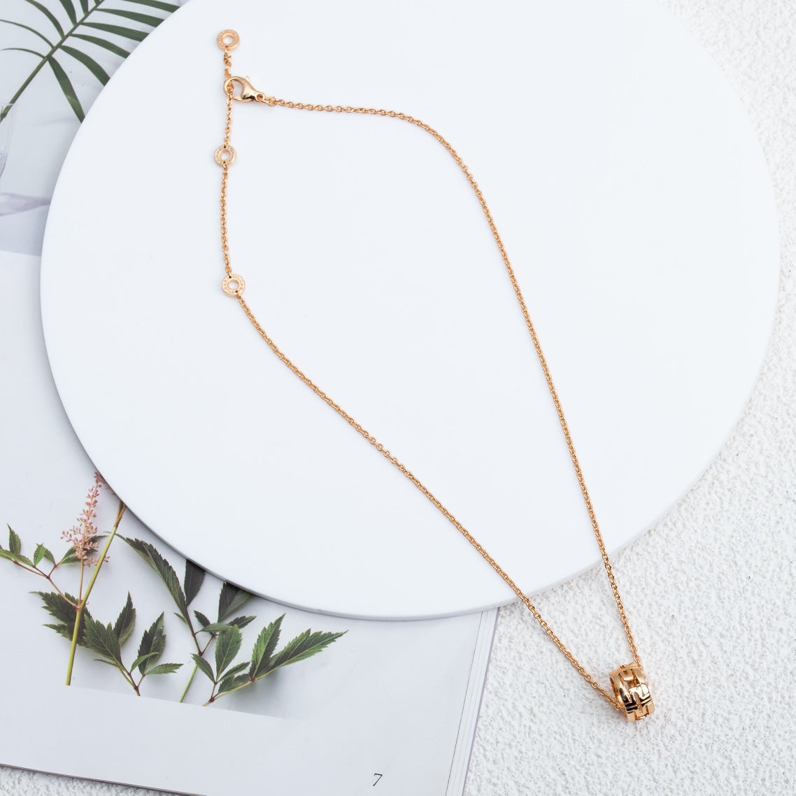 [LUXE]PARENTESI NECKLACE PINK GOLD