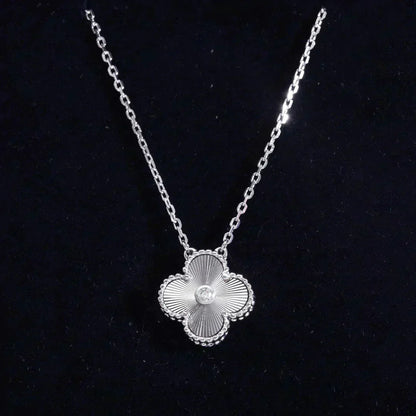 [LUXE] CLOVER  15MM DIAMOND LASER NECKLACE SILVER