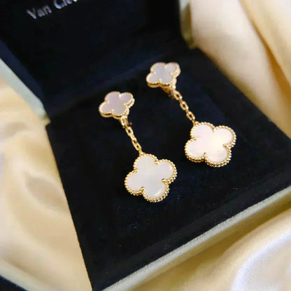 [LUXE] CLOVER 2 MOTIF WHITE MOP EARRINGS