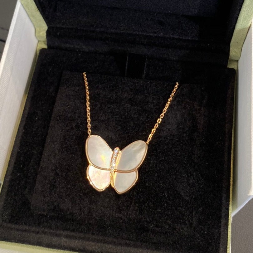 [LUXE] BUTTERFLY GOLD MOP DIAMOND NECKLACE