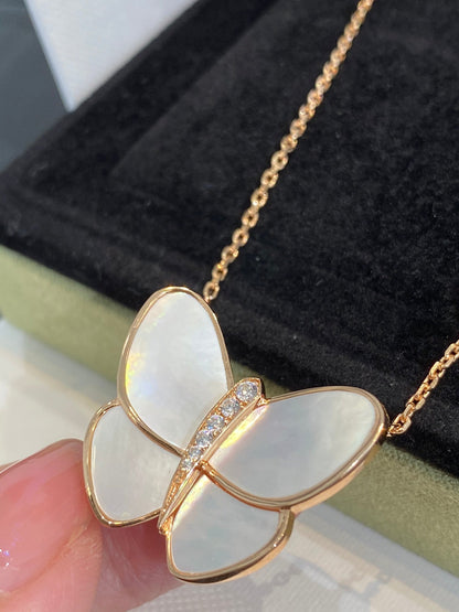 [LUXE] BUTTERFLY GOLD MOP DIAMOND NECKLACE