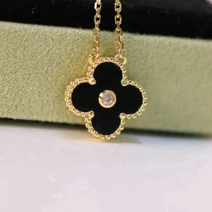 [LUXE] CLOVER 15MM DIAMOND ONYX NECKLACE