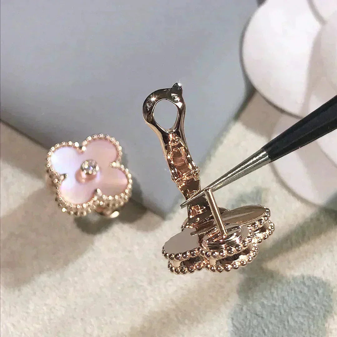 [LUXE] CLOVER MEDIUM 1 MOTIFS  PINK MOP DIAMOND EARRINGS