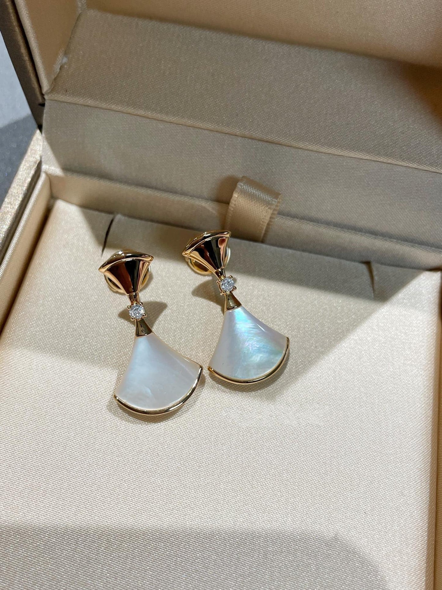 [LUXE]DREAM MOP 1 DIAMOND EARRINGS