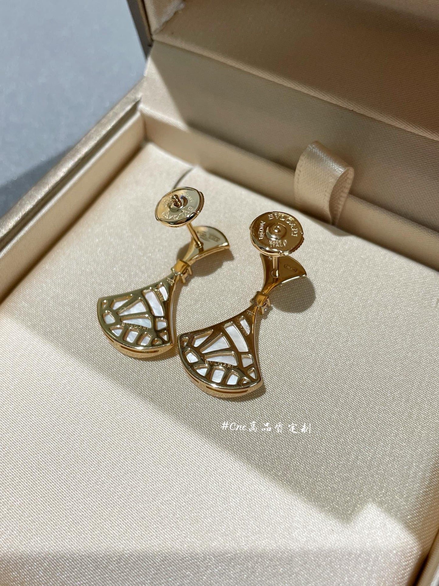 [LUXE]DREAM MOP 1 DIAMOND EARRINGS