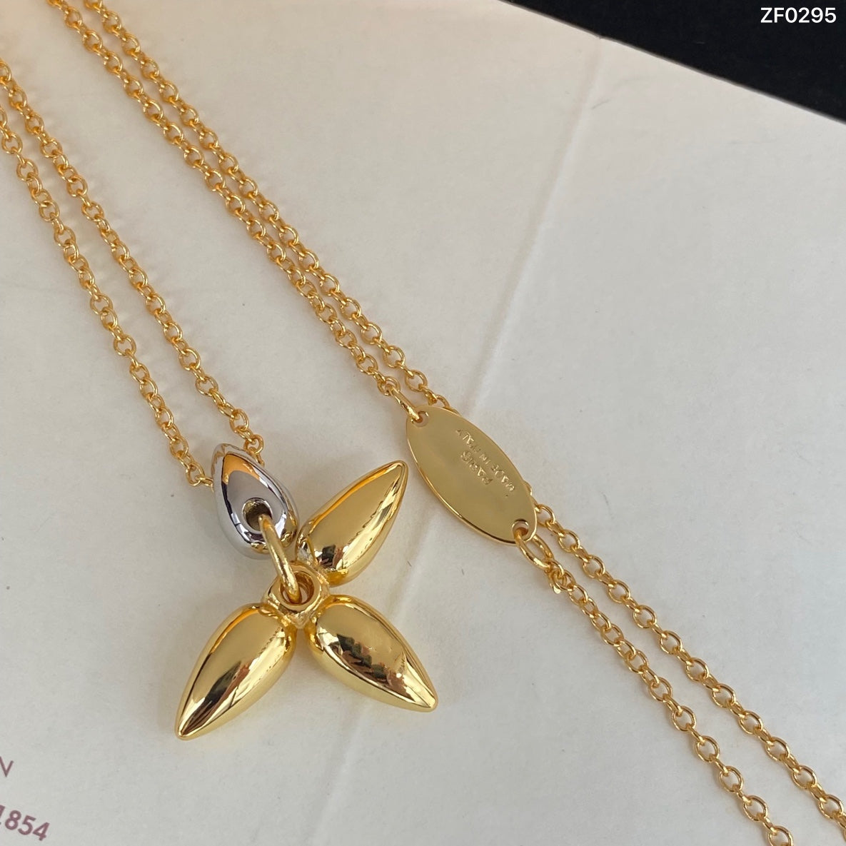 [LUXE]LOUISETTE PEDANT GOLD NECKLACE