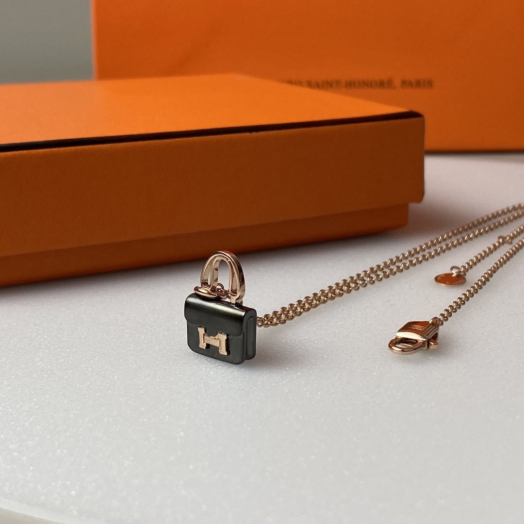 [LUXE]CONSTANCE BLACK PEDANT PINK GOLD NECKLACE