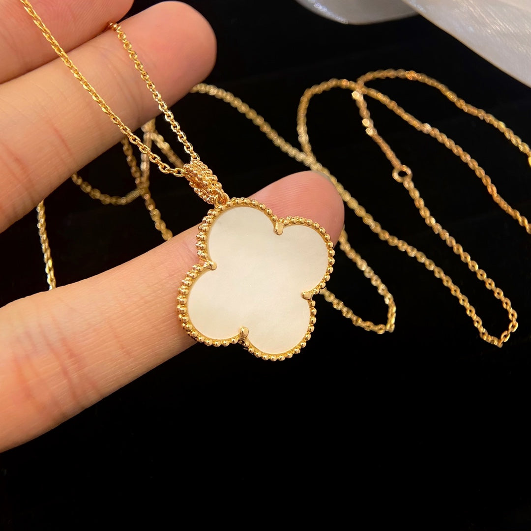 [LUXE] CLOVER 25MM MOP LARGE PENDANT NECKLACE