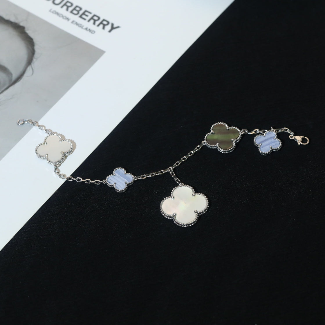 [LUXE] CLOVER BRACELET 5 MOTIFS MOP CHALCEDONY SILVER