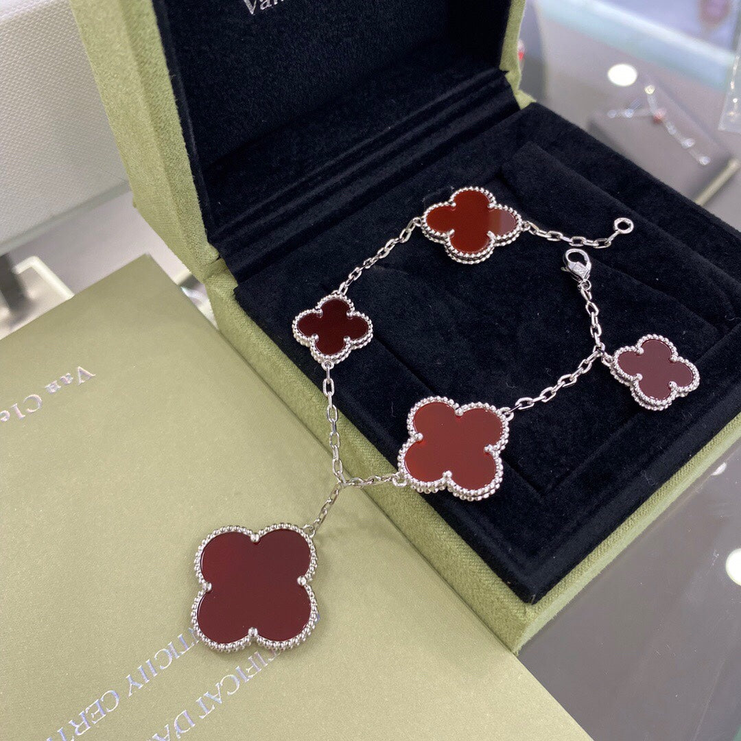 [LUXE] CLOVER 5 MOTIFS SIVLER CARNELIAN BRACELET