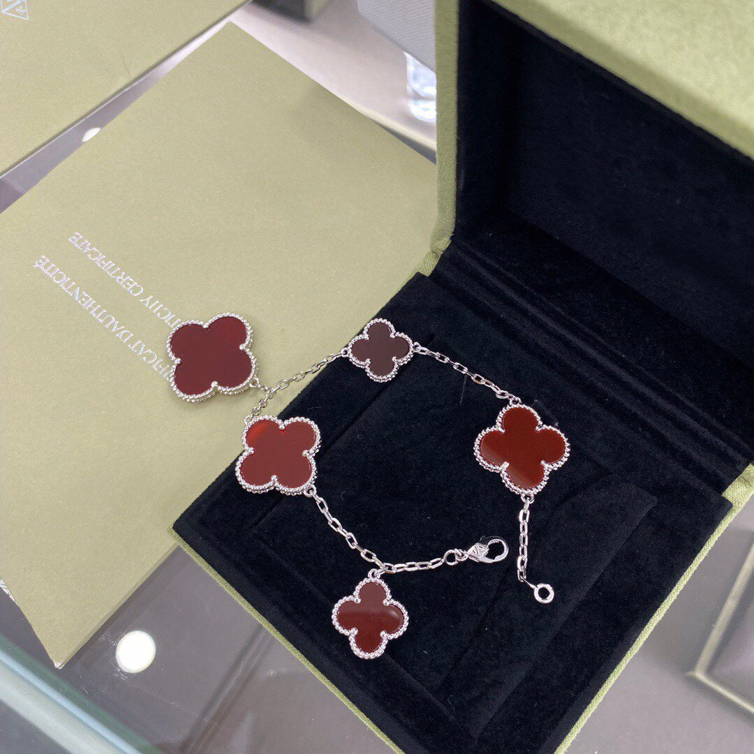 [LUXE] CLOVER 5 MOTIFS SIVLER CARNELIAN BRACELET