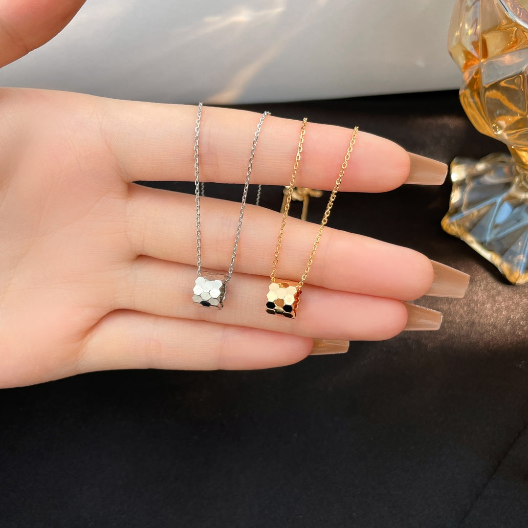 [LUXE]BEE MINI NECKLACE