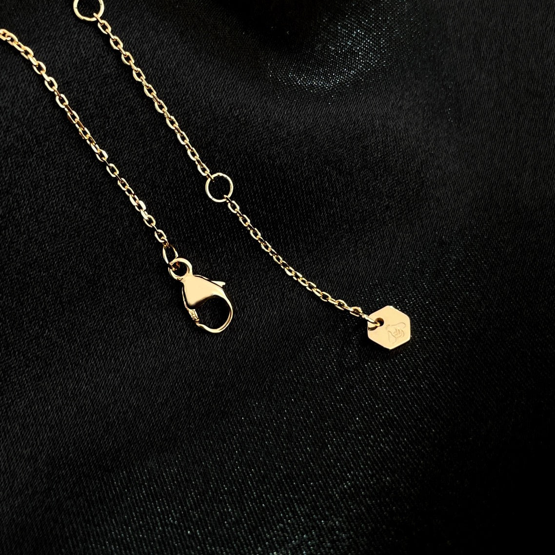 [LUXE]BEE MINI NECKLACE