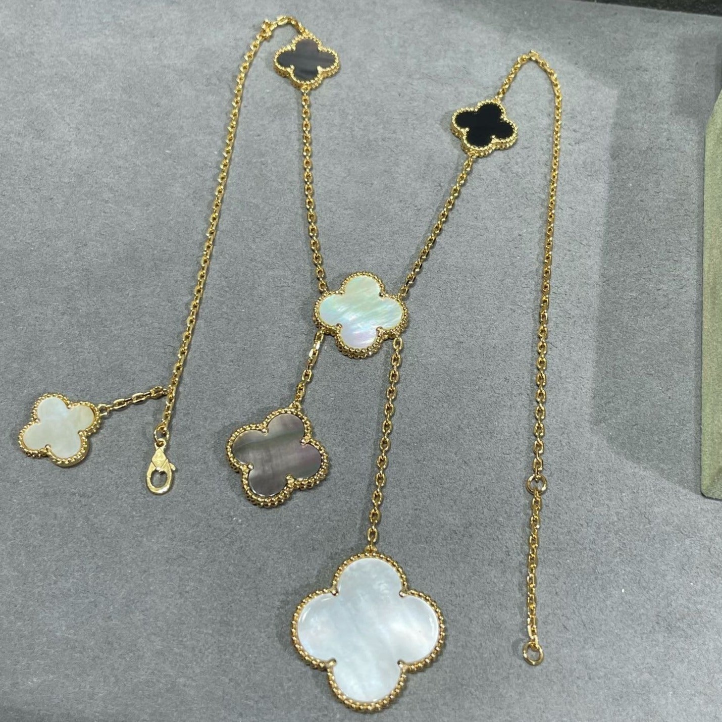 [LUXE] CLOVER 6 MOTIF MOP ONYX GOLD NECKLACE