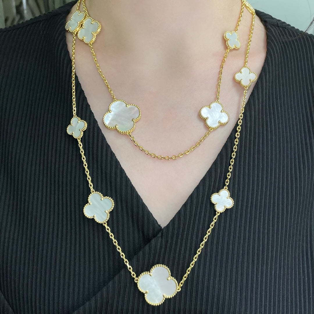 [LUXE] CLOVER 16 MOTIF WHITE MOP GOLD NECKLACE