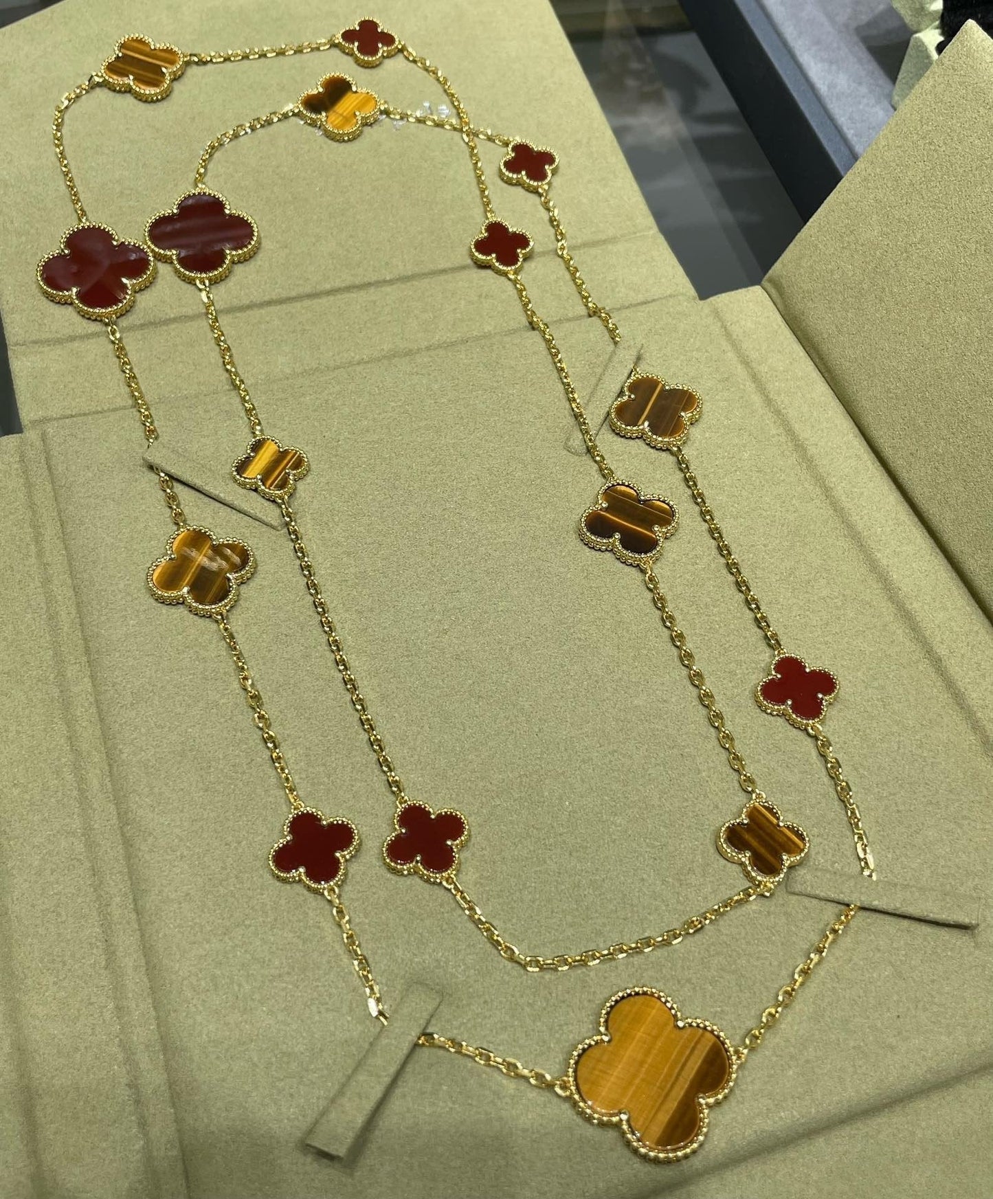 [LUXE] CLOVER 16 MOTIF CARNELIAN TIGER EYE ROSE GOLD NECKLACE