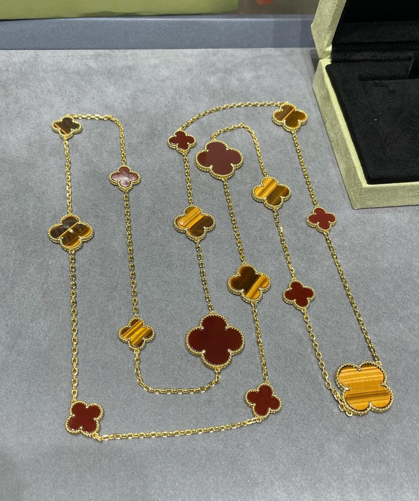 [LUXE] CLOVER 16 MOTIF CARNELIAN TIGER EYE ROSE GOLD NECKLACE