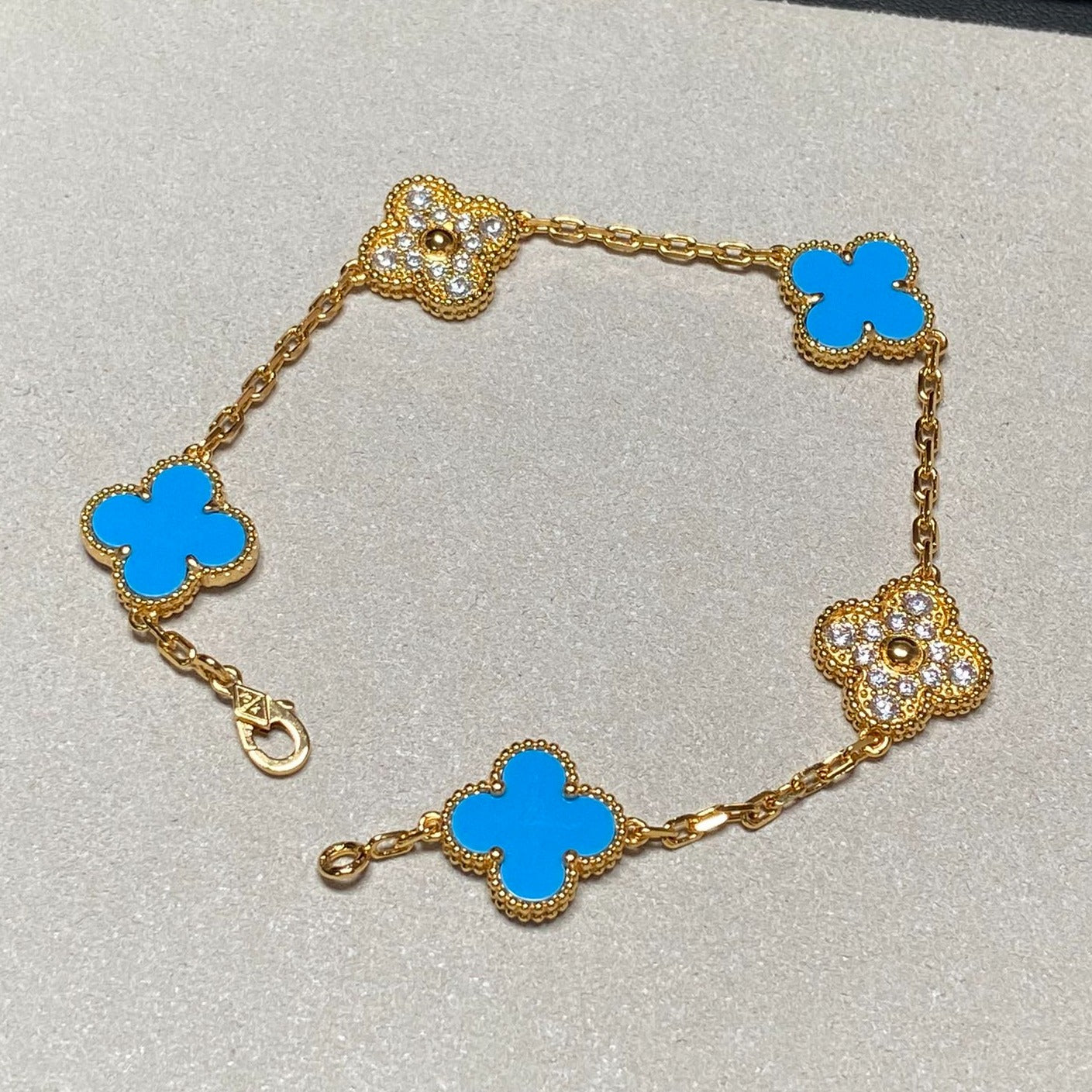 [LUXE] CLOVER 5 MOTIF BLUE CHALCEDONY DIAMOND GOLD BRACELET