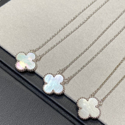 [LUXE] CLOVER MEDIUM SILVER WHITE MOP NECKLACE