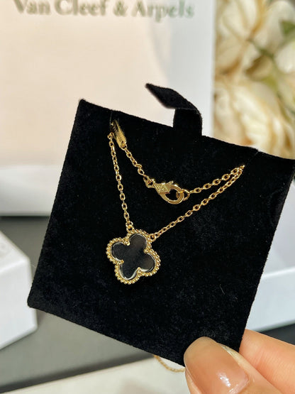 [LUXE] CLOVER ROCK CRYSTAL ROSE GOLD NECKLACE