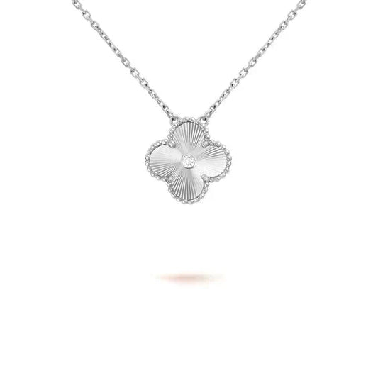 [LUXE] CLOVER  15MM DIAMOND LASER NECKLACE SILVER