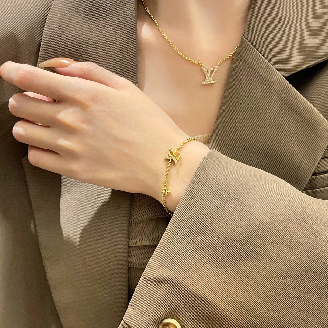 [LUXE]LOGO STAR MOTIF GOLD BRACELET