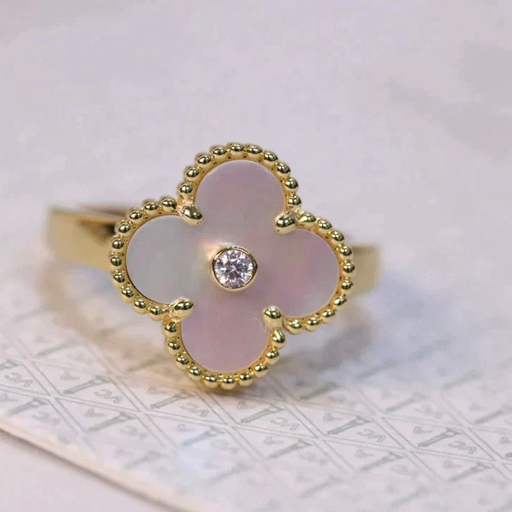 [LUXE] CLOVER PINK MOP RING GOLD DIAMOND