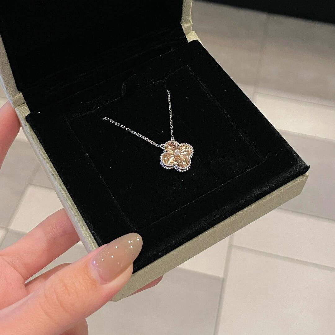 [LUXE] CLOVER 15MM DIAMOND LASER NECKLACE- CHRISTMAS 2024 SPECIAL EDITION