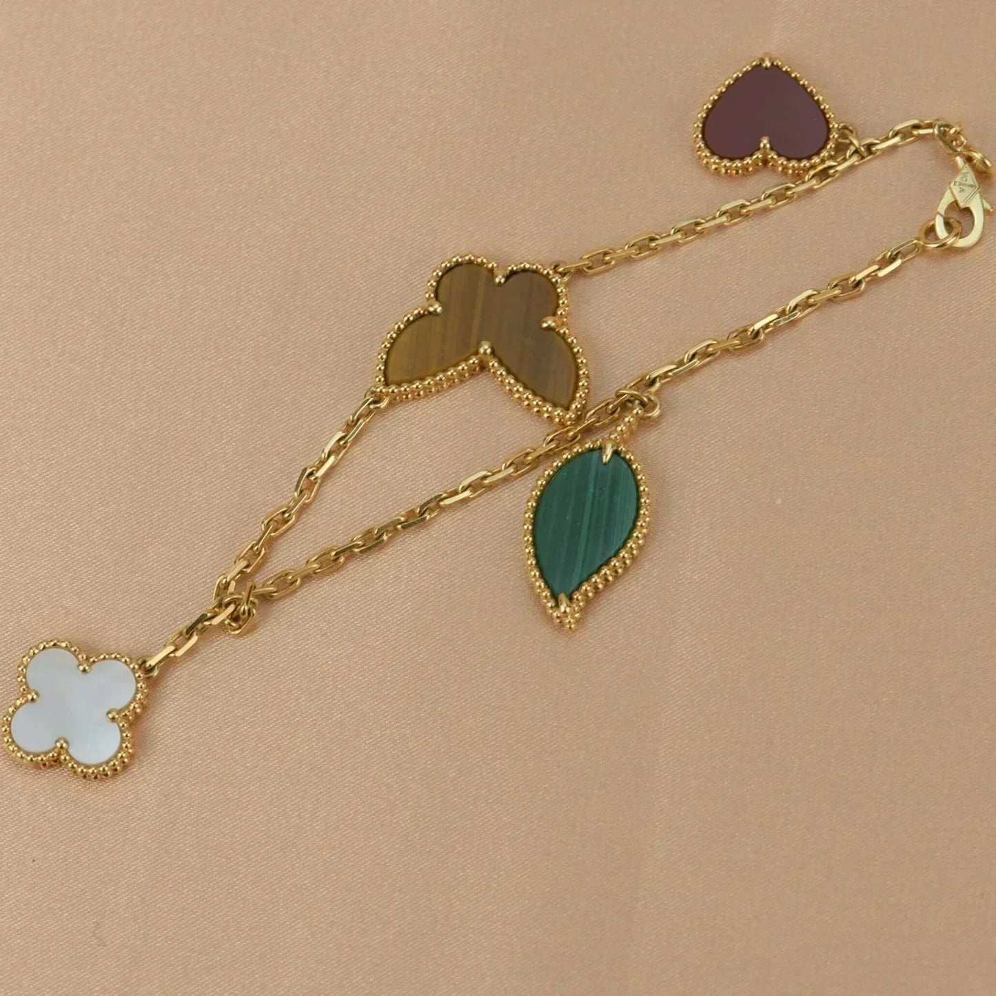 [LUXE] LUCKY SPRING 5 MOTIF GOLD BRACELET