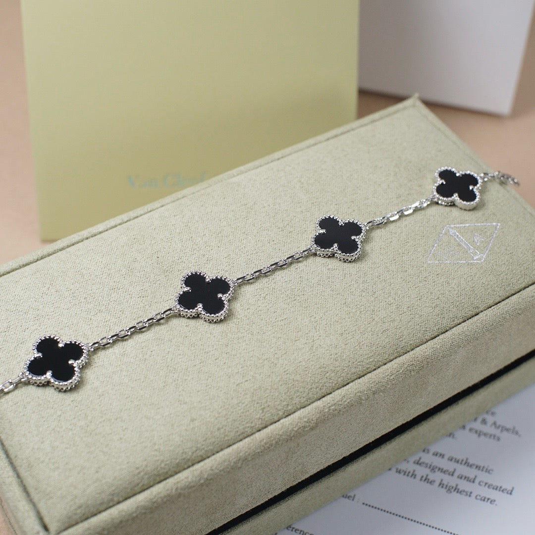 [LUXE] CLOVER 5 MOTIF ONYXS  BRACELET SILVER