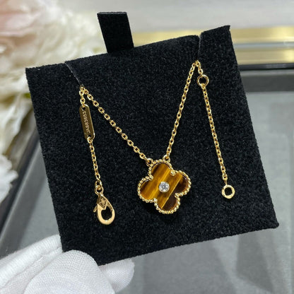 [LUXE] CLOVER 15MM DIAMOND AND YELLOW TIGER'S EYE AGATE necklace