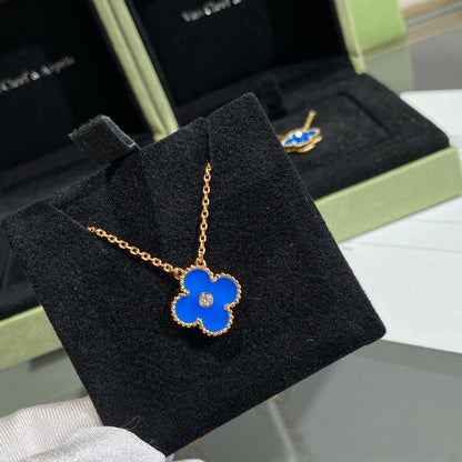 [LUXE] CLOVER 15MM DIAMOND AND BLUE AGATE NECKLACE