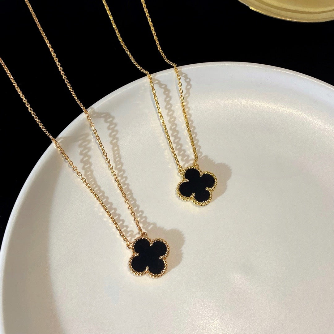 [LUXE] CLOVER 15MM BLACK ONYX SINGLE FLOWER NECKLACE