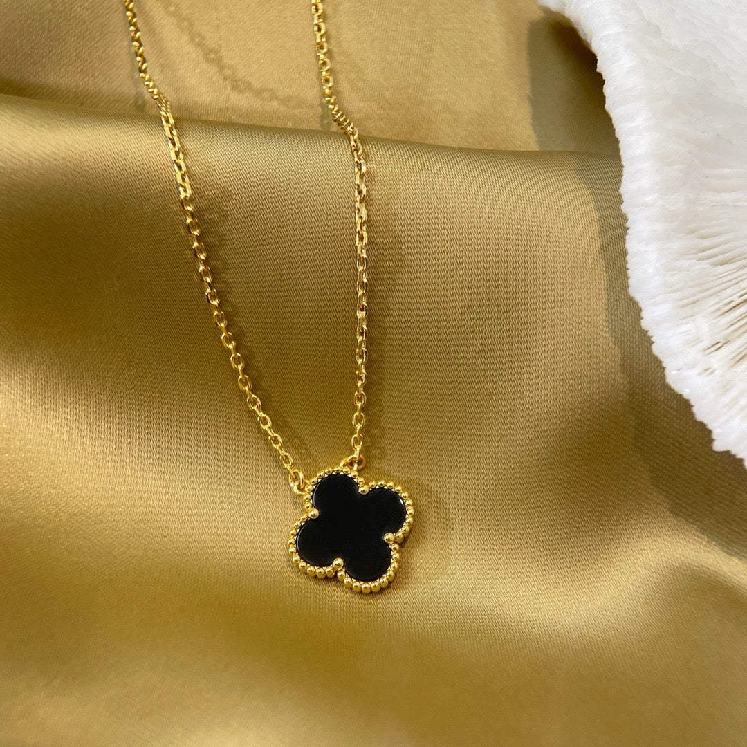 [LUXE] CLOVER 15MM BLACK ONYX SINGLE FLOWER NECKLACE