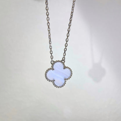 [LUXE] CLOVER 15MM BLUE CHALCEDONY NECKLACE SILVER